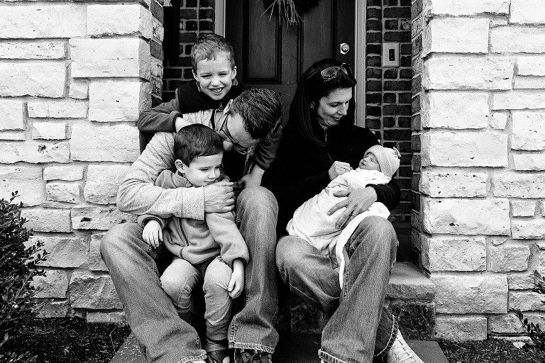 Family portrait of 5 people 