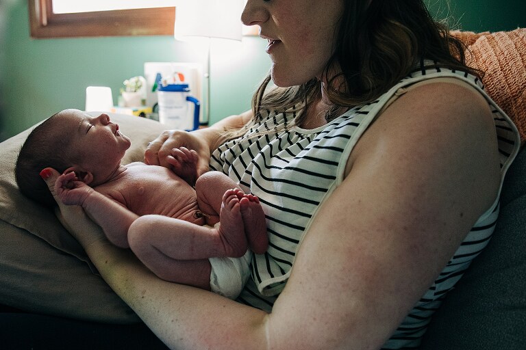 Color. Mom and newborn profiles. 